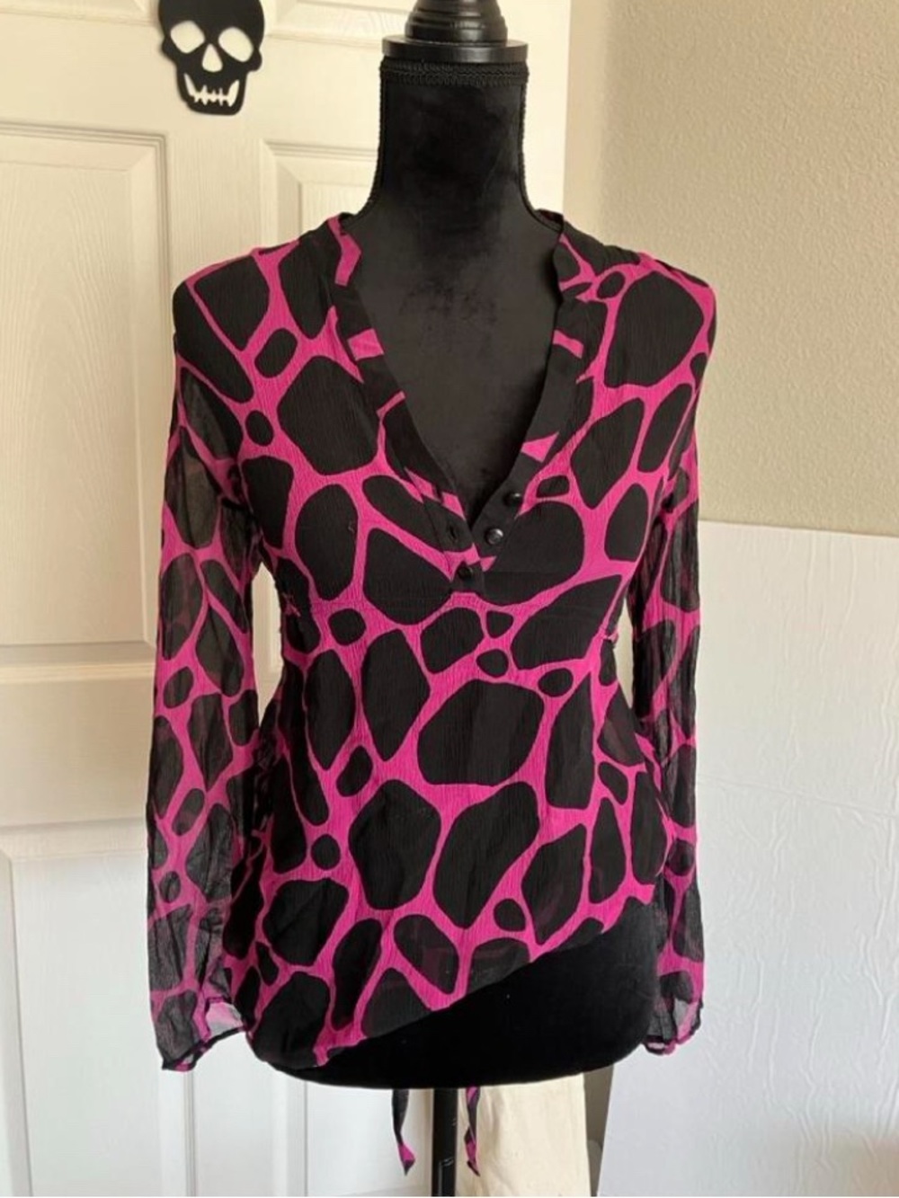 Women’s Magenta and Black Patterned V-Neck Blouse